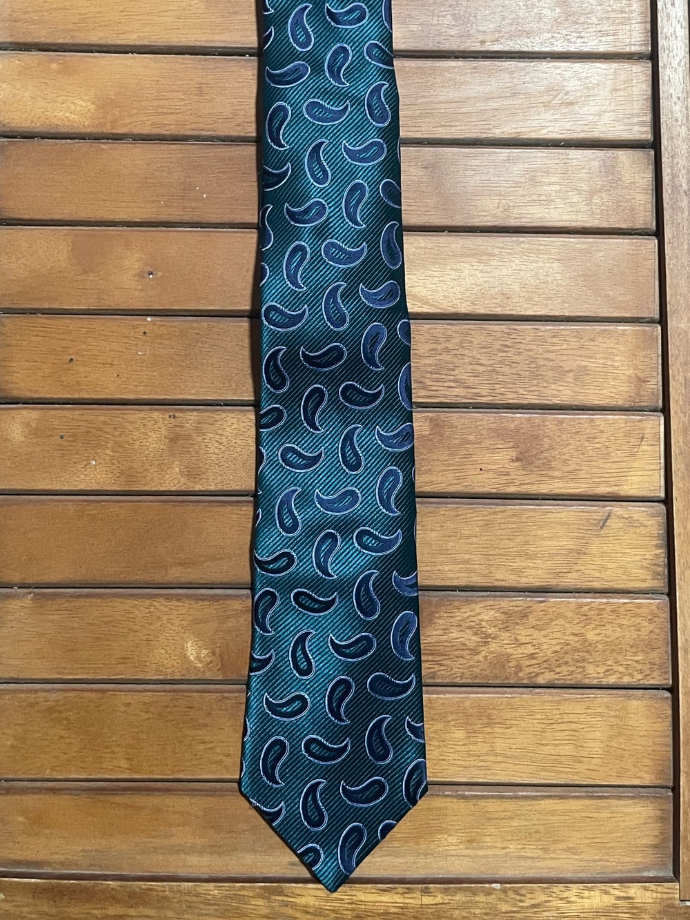 Roundtree & Yorke Navy and Teal Paisley Silk Tie